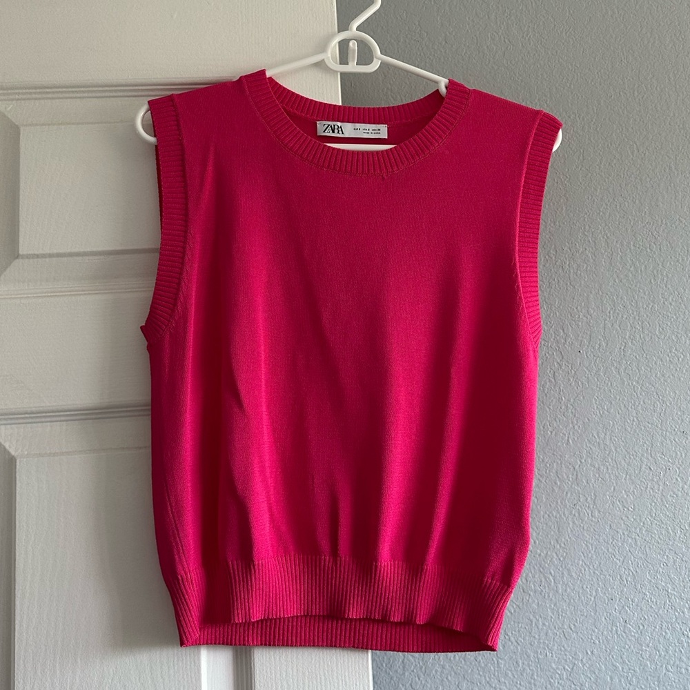 Zara Plain Rib Knit Top. Size Small. Fuschia. Never worn